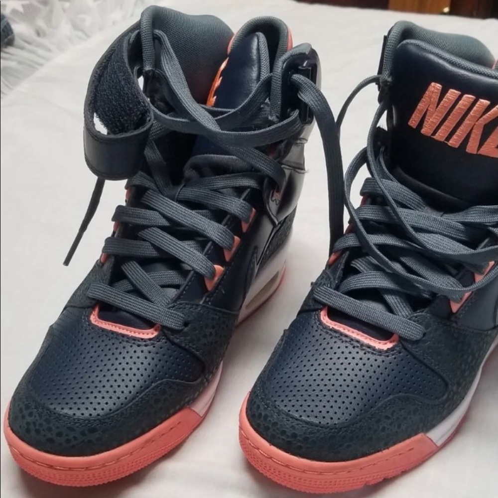 Nike Air max Revolution Sky high size 9